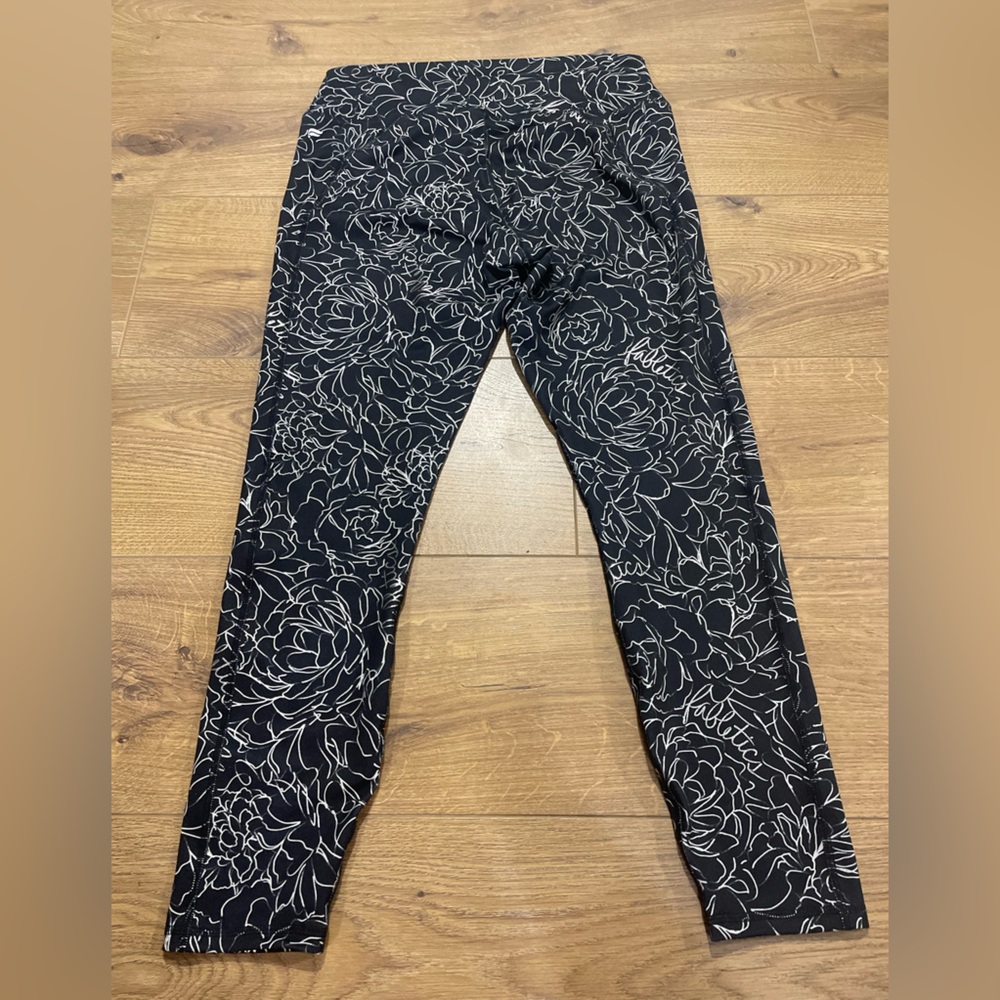 Fabletics High Waisted Solid 7/8 Leggings, Large, Script Logo - Picture 2 of 5